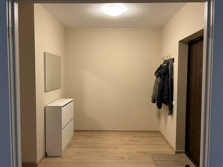 Прихожая 9,2 м² · без окон · 3 товара, от 27 765 ₽